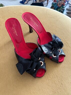 Dolce & Gabbana Black Bow Peep-Toe Mules with Red Insole